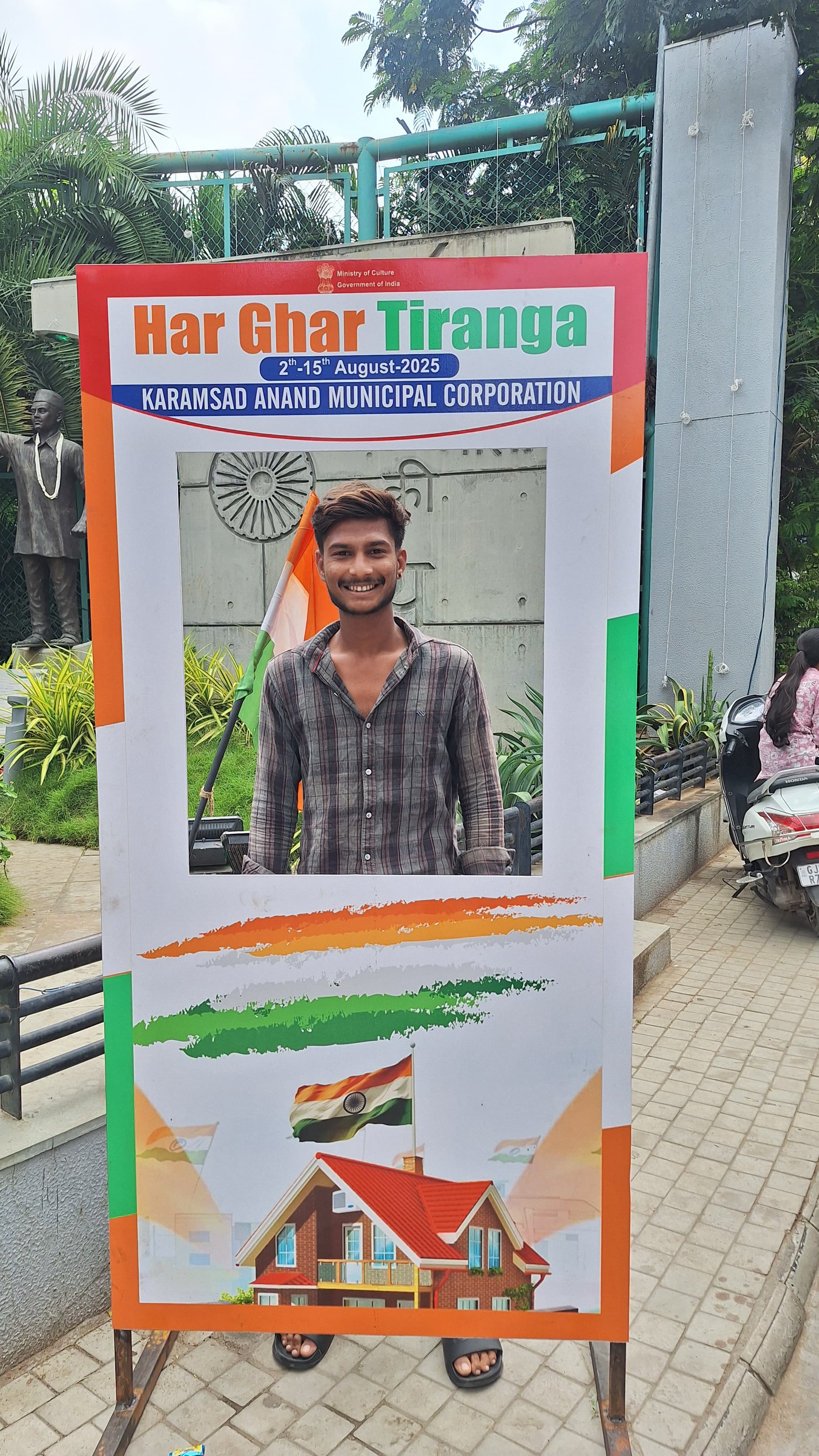 "હર ઘર તિરંગા" અભિયાન : કરમસદ આણંદ મનપા દ્વારા વિવિધ ૧૫  વિસ્તારોમાં હર ઘર તિરંગા સેલ્ફી પોઇન્ટ મુકાયા