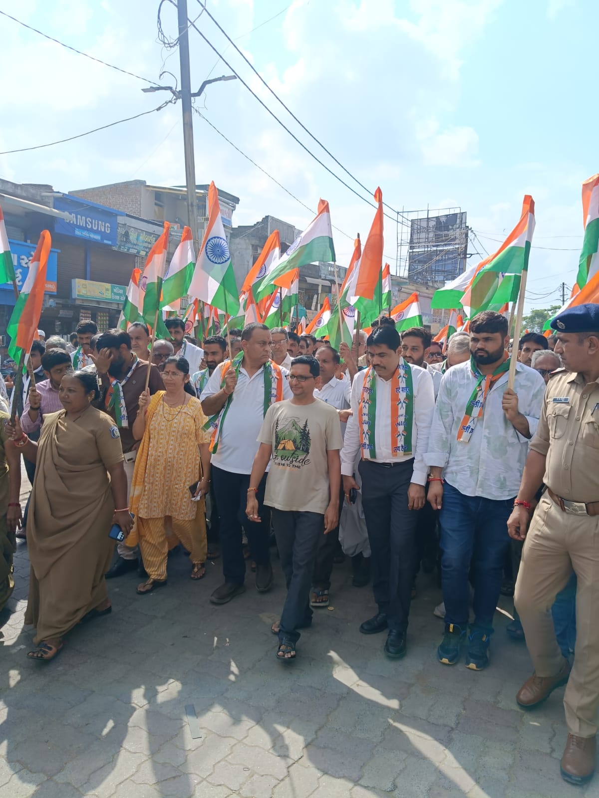 હર ઘર તિરંગા અભિયાન:: સોજીત્રાના ધારાસભ્ય શ્રી વિપુલ પટેલના  અધ્યક્ષપદે તારાપુર  નગરપાલિકા વિસ્તારમાં  તિરંગા પદ યાત્રા યોજાઈ