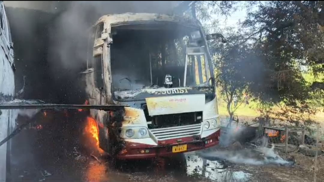 સામરખા ચોકડી પાસે ગેરેજમાં વેલ્ડિંગ કરતાં આગ લાગી