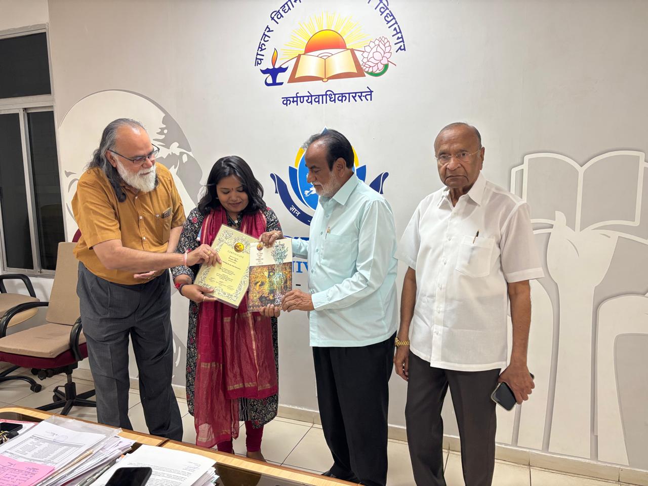 સીવીએમ કોલેજ ઓફ ફાઇન આર્ટ્સની કુમારી રંજન ભોઈએ બોમ્બે આર્ટ સોસાયટીનો એવોર્ડ એનાયત