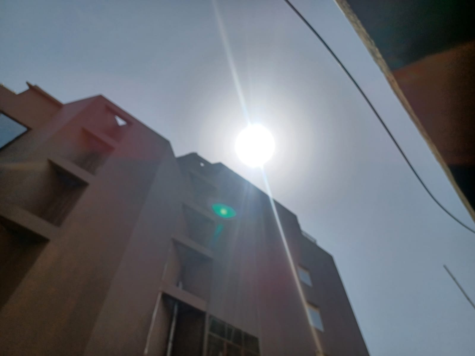 આણંદ કૃષિ હવામાન વિભાગે જણાવ્યું કે મધ્યગુજરાતમાં હાલ કોઈ સિસ્ટમ એક્ટિવ નથી: ગરમી 40ડિગ્રી આસપાસ રહેશે