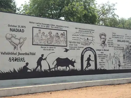 જૂનાગઢ: મહાદેવ ભારતી બાપુ 3 દિવસે જંગલમાંથી મળ્યા, સારવાર માટે સિવિલ હોસ્પિટલ ખસેડાયા