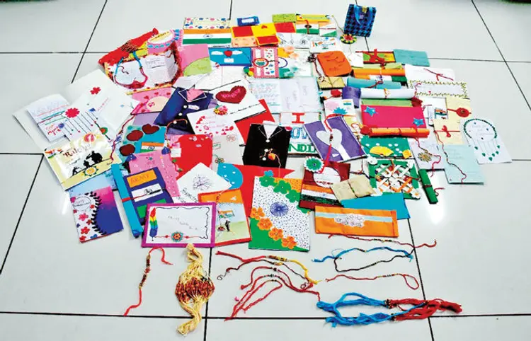 'એક રાખડી ફોજી કે નામ': મોગરીની વિદ્યાર્થિની સૈન્યના જવાનોને રાખડી મોકલશે