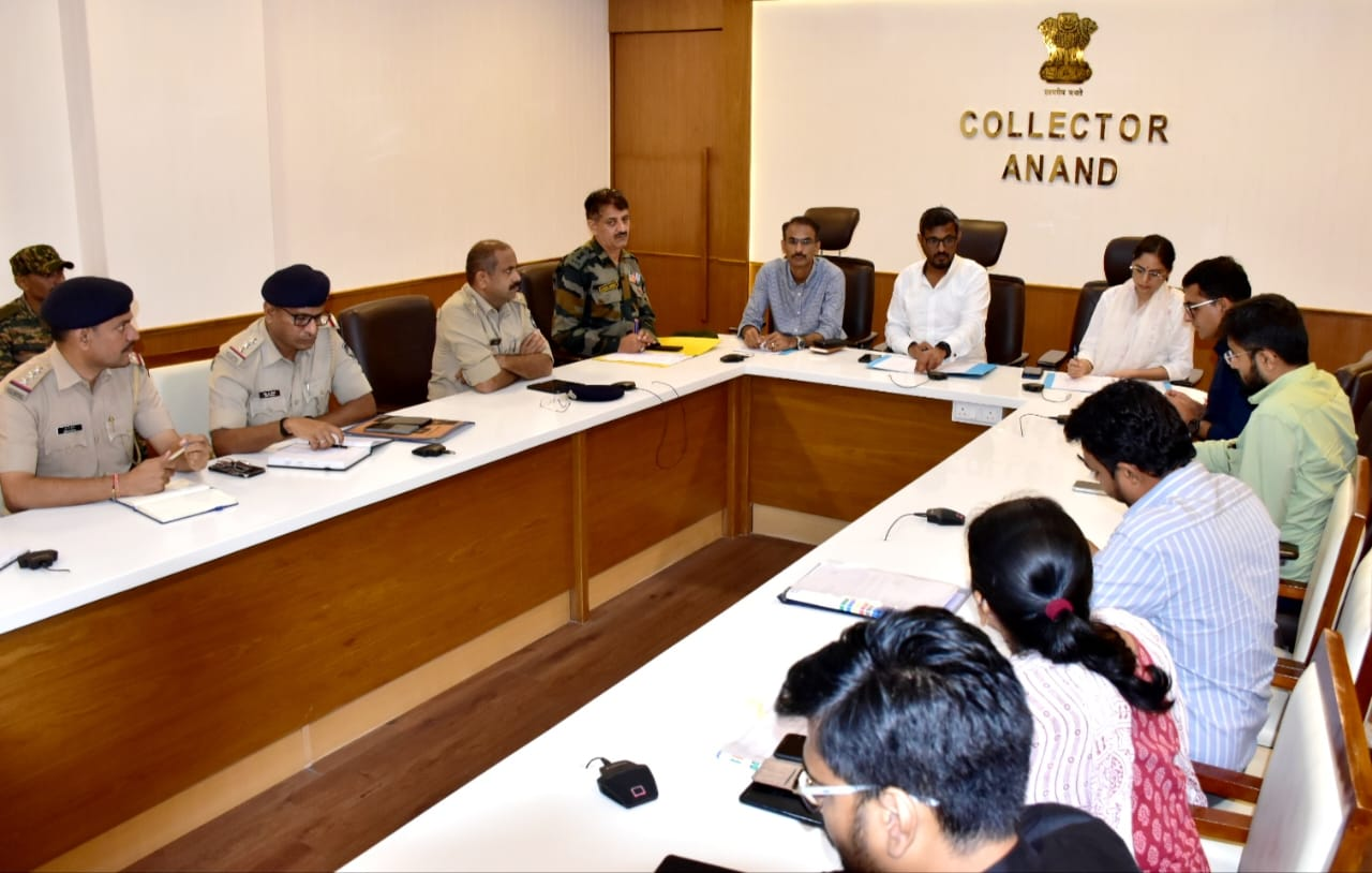 નડિયાદ: વલ્લભનગરમાં 4 દિવસથી વીજ ડીપી લટકતી અકસ્માતનો ભય