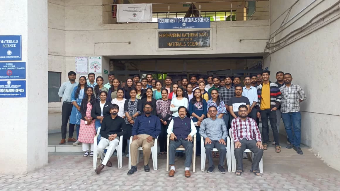 મટિરિયલ્સ સાયન્સ વિભાગની પહેલ: વિદ્યાર્થીઓ માટે અદ્યતન કેરેક્ટરાઇઝેશન ટેકનીક્સ પર તાલીમ