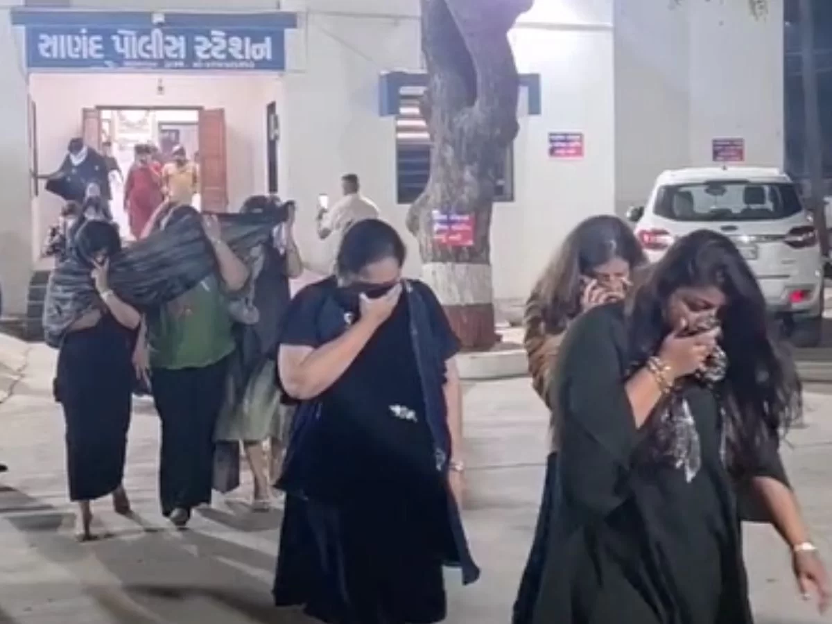 સાણંદમાં 'ધુમાડા' નીકળી ગયા! દારૂ-હુક્કાની મહેફિલમાં પોલીસની એન્ટ્રીથી ફફડાટ