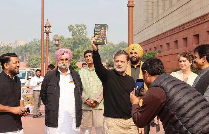 સંસદમાં પુસ્તક યુદ્ધ: જનરલ નરવણેનું 'અપ્રકાશિત' પુસ્તક રાહુલ ગાંધી પાસે કેવી રીતે આવ્યું?