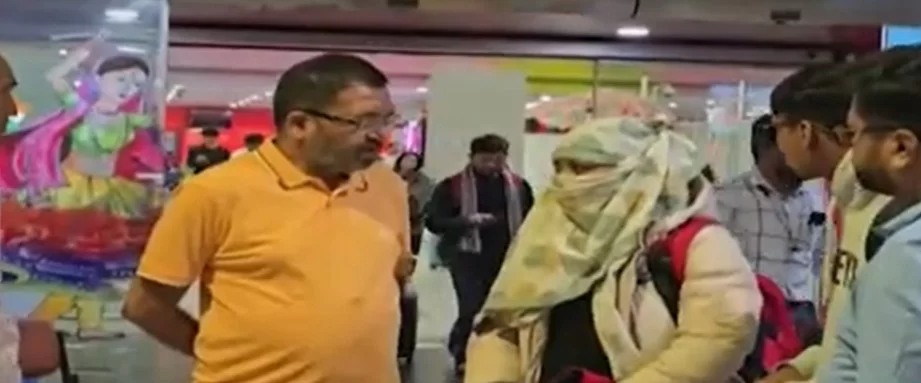 "અઝરબૈજાનથી આણંદના યુવાનોની ઘરવાપસી: જાણો શું હતું 'ઓપરેશન મહીસાગર' અને કઈ રીતે ભારતીય દૂતાવાસે બચાવ્યા જીવ"