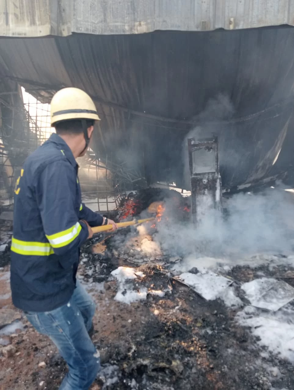 સોજીત્રા GIDCમાં કેમિકલ સ્ટોરેજમાં ભીષણ આગ, આકાશ ધુમાડાના ગોટેગોટાથી છવાયું