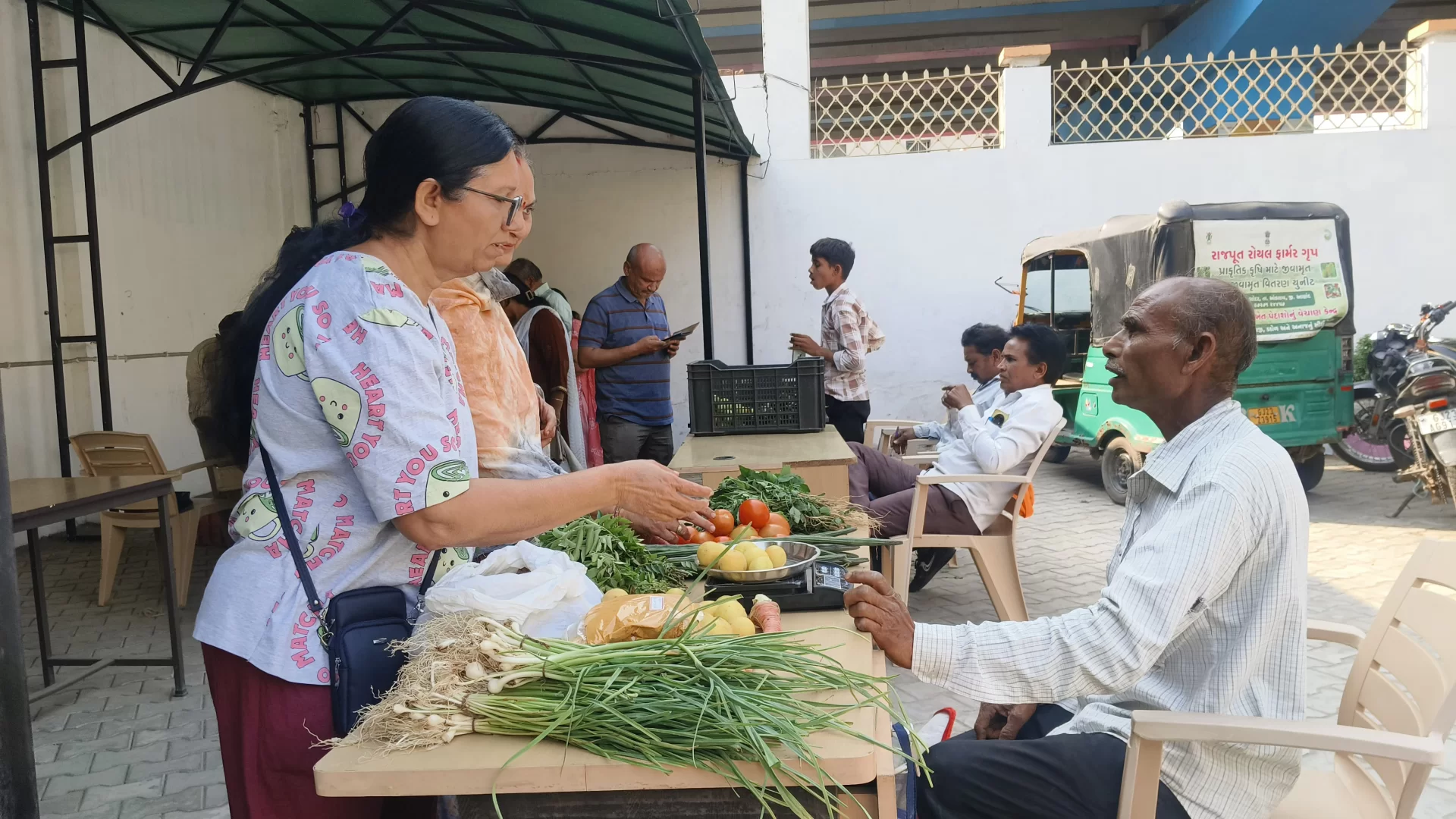 દર મંગળવારે બોરસદ ચોકડી ખાતે ભરાતા ‘પ્રાકૃતિક બજાર’ને નગરજનોનો અભૂતપૂર્વ પ્રતિસાદ