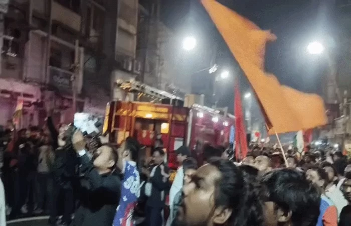 વડોદરામાં ભારતની જીતના જશ્ન વચ્ચે લહેરીપુરા દરવાજા પર આગ