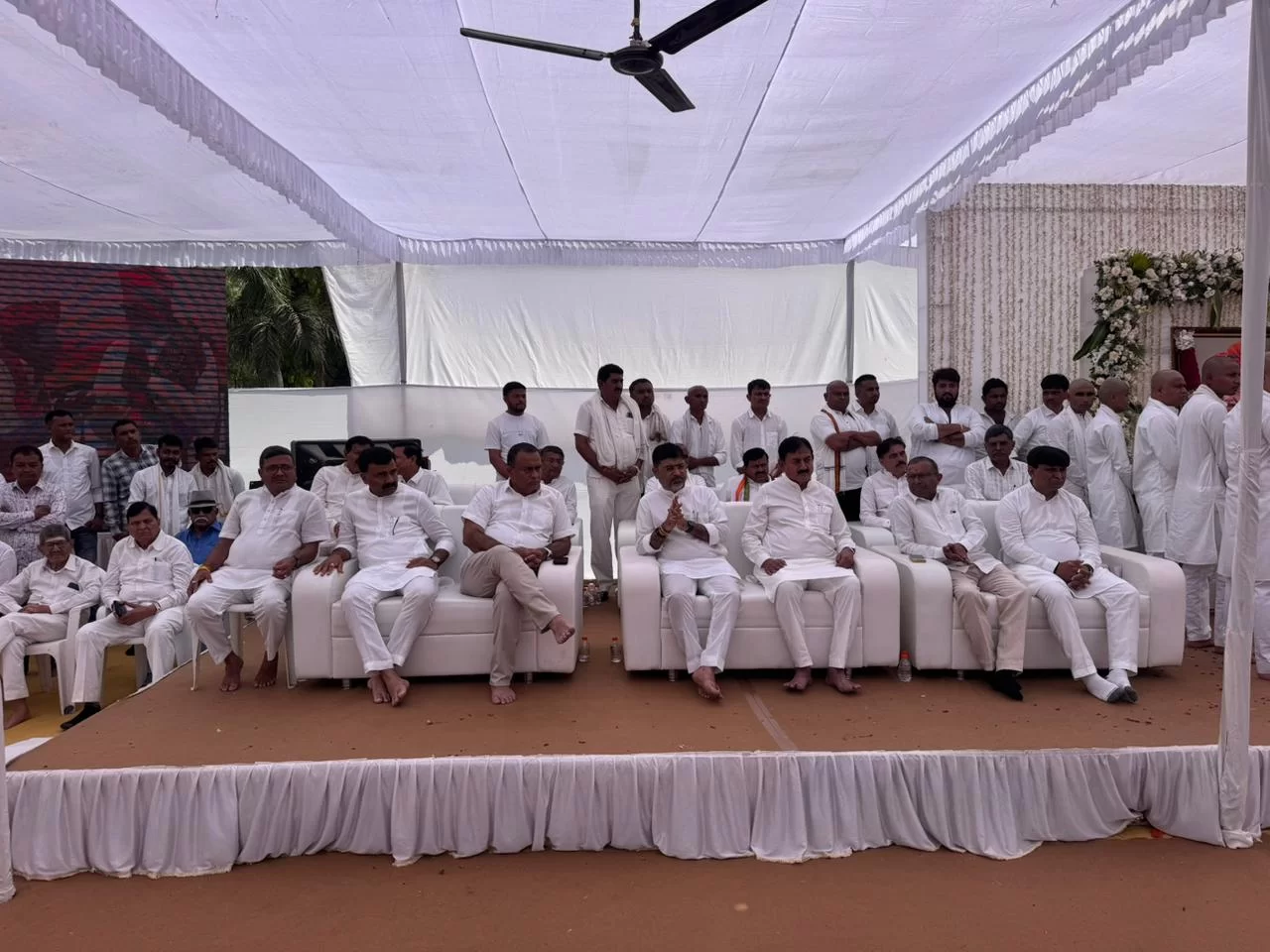 ઉમરેઠના સ્વ. ધારાસભ્ય ગોવિંદભાઈ પરમારની પ્રાર્થના સભામાં મુખ્યમંત્રી સહિત આગેવાનોની હાજરી, અર્પી શ્રદ્ધાંજલિ