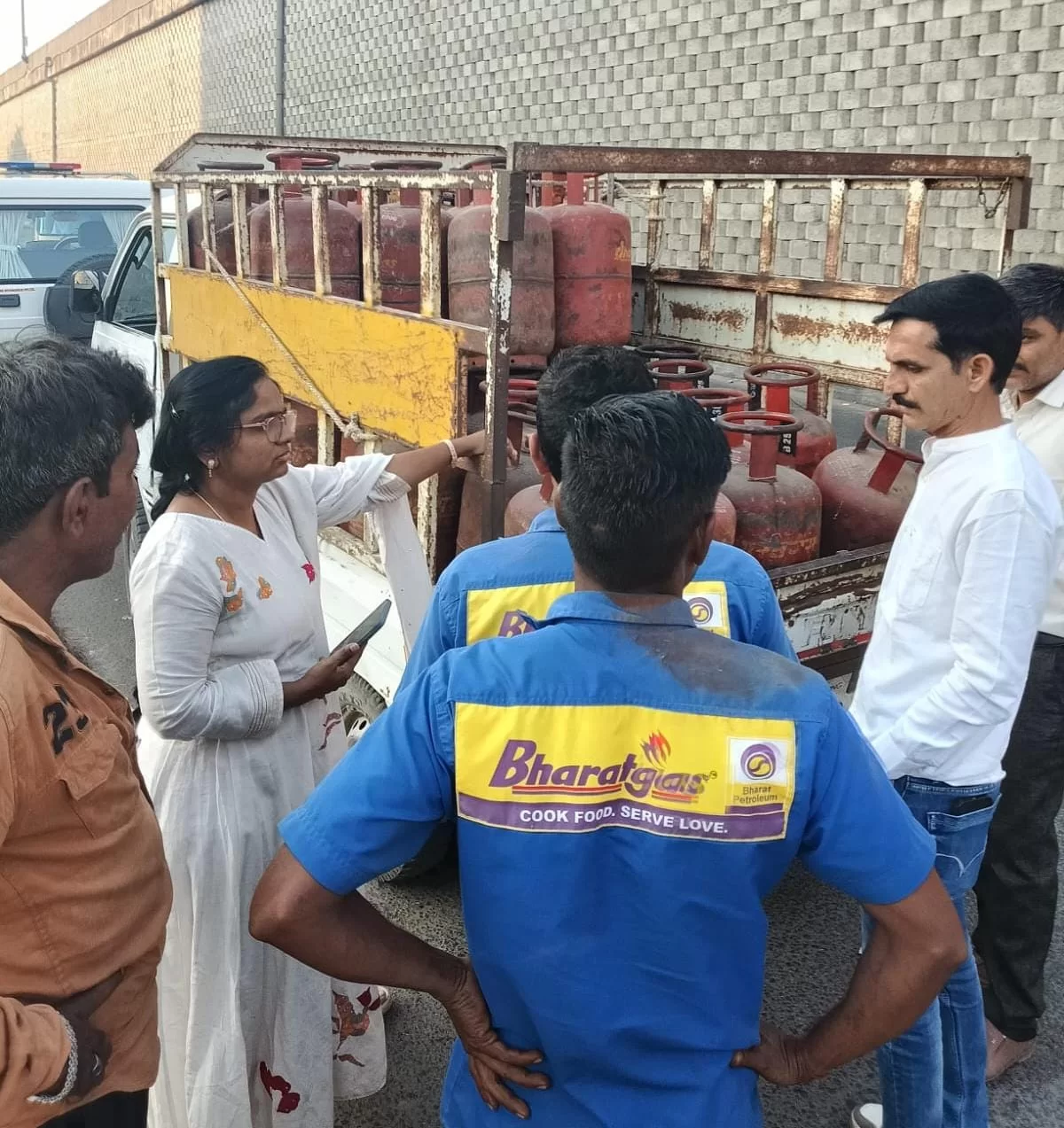 આણંદ જિલ્લામાં એલપીજી ગેસ ધારકોને સમયસર અને પૂરતા પ્રમાણમાં રાંધણ ગેસ મળી રહે તેવું આયોજન