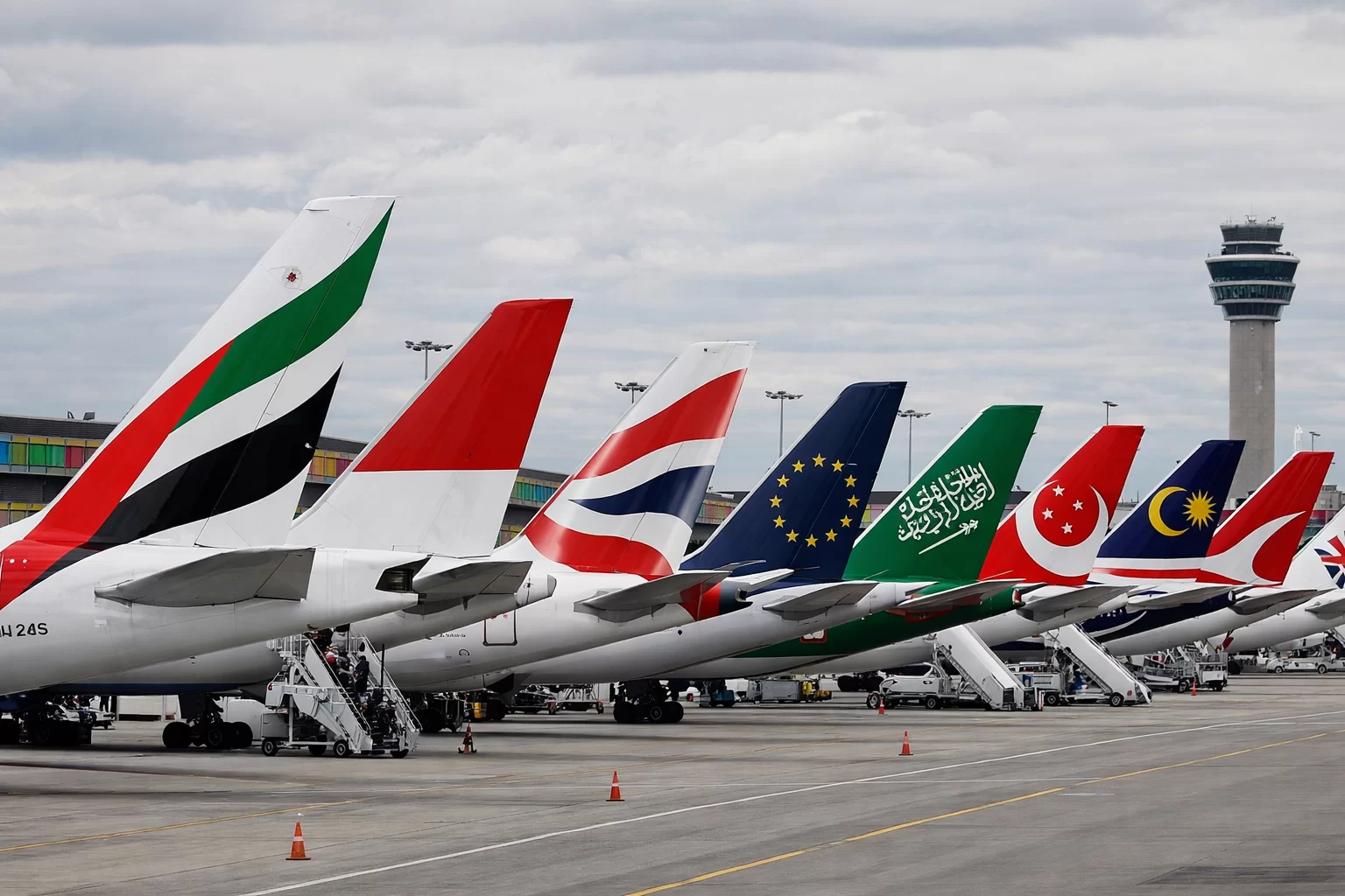 એર ટ્રાવેલ પર મોટો એલર્ટ! 11 દેશો માટે DGCAની કડક ગાઈડલાઈન જાહેર