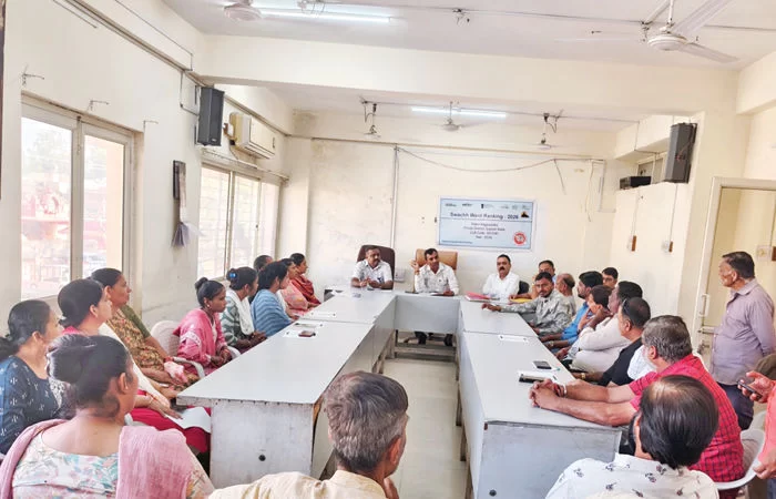 ડાકોર નગરપાલિકાનું રૂ. ૩.૯૨ કરોડની પુરાંતવાળું બજેટ મંજૂર: ગોમતી નદીમાં પ્રોટેક્શન વોલ અને નવી એમ્બ્યુલન્સની ભેટ