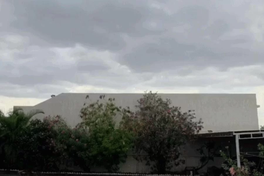 અમરેલી જિલ્લામાં વાતાવરણમાં અચાનક પલટો: સાવરકુંડલા-ખાંભા સહિત વિસ્તારોમાં પવન સાથે માવઠું, ખેડૂતો ચિંતિત