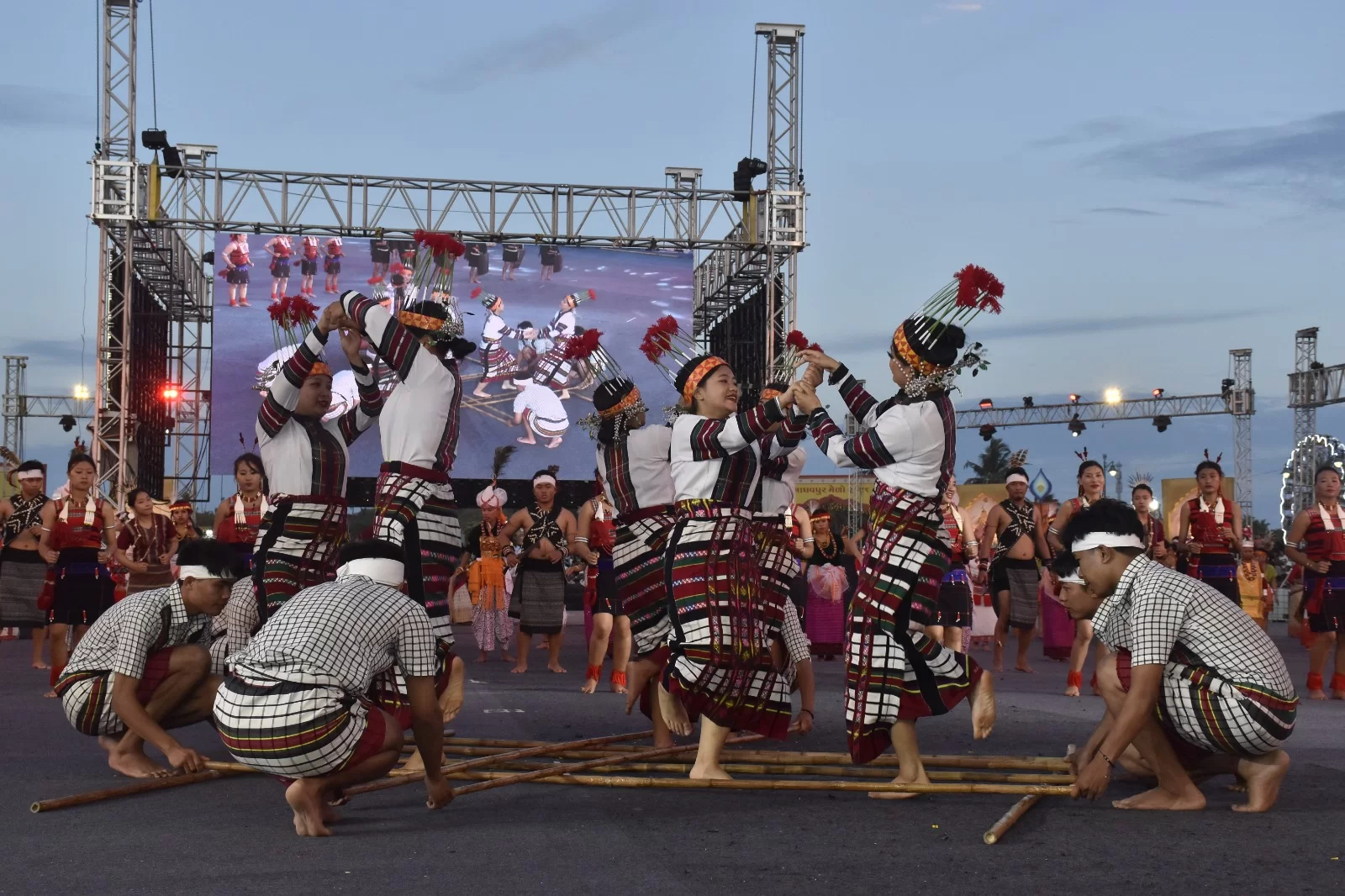 માધવપુર ઘેડનો મેળો બન્યો સાંસ્કૃતિક મહાકુંભ, ઉત્તરપૂર્વના 258 કલાકારોએ આપી અનોખી રજૂઆત