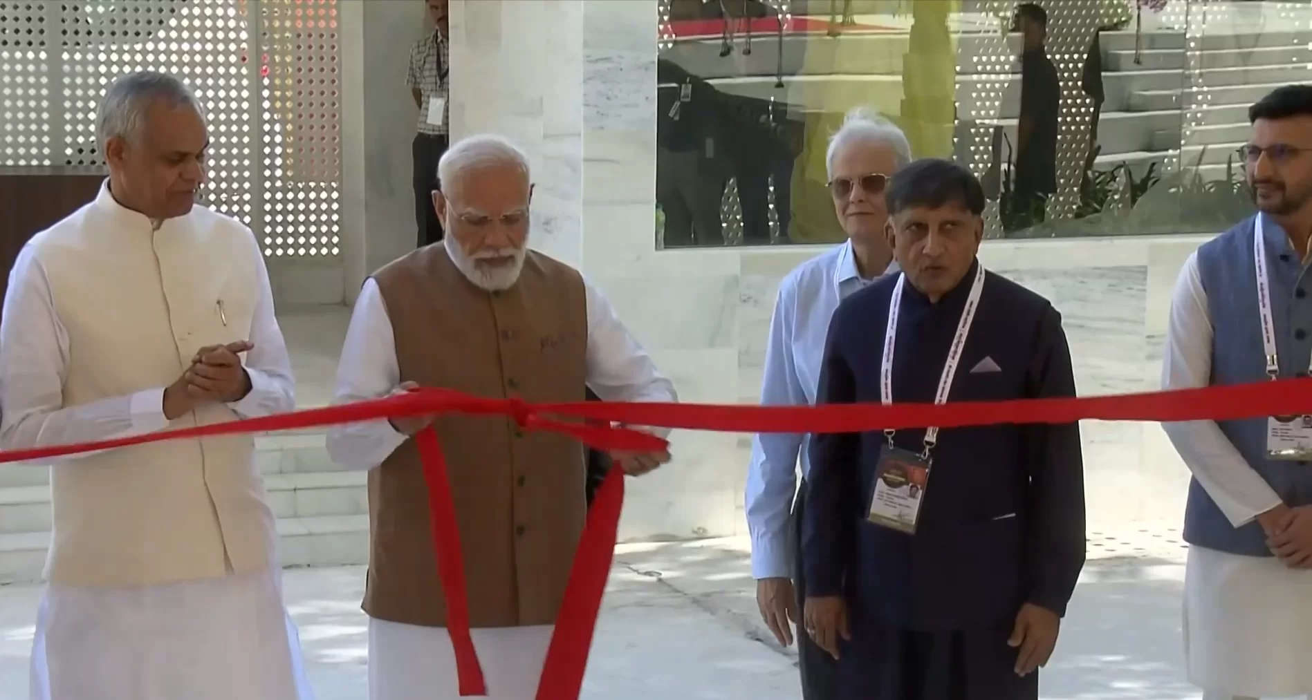 PM મોદીએ કોબામાં ‘સમ્રાટ સંપ્રતિ મ્યુઝિયમ’નું લોકાર્પણ કર્યું, સાણંદ-વાવ થરાદમાં પણ કાર્યક્રમો