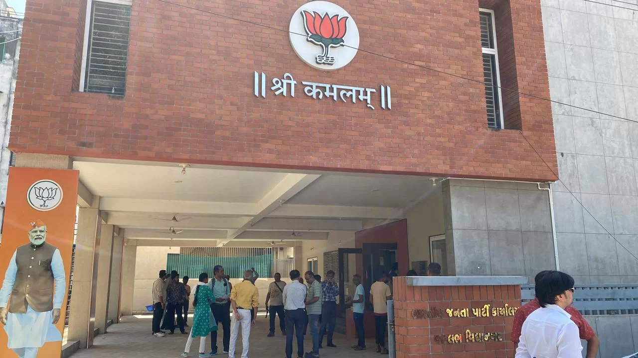 કરમસદ-આણંદ મનપા ચૂંટણી માટે ભાજપે શરૂ કરી દાવેદારોની સેન્સ પ્રક્રિયા