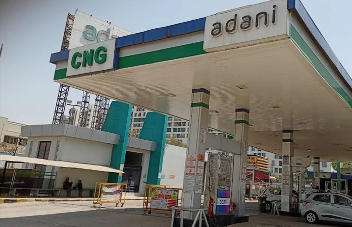 અમદાવાદમાં CNG મોંઘો થયો: શું હવે રિક્ષા ભાડામાં પણ થશે વધારો? જાણો લેટેસ્ટ રેટ
