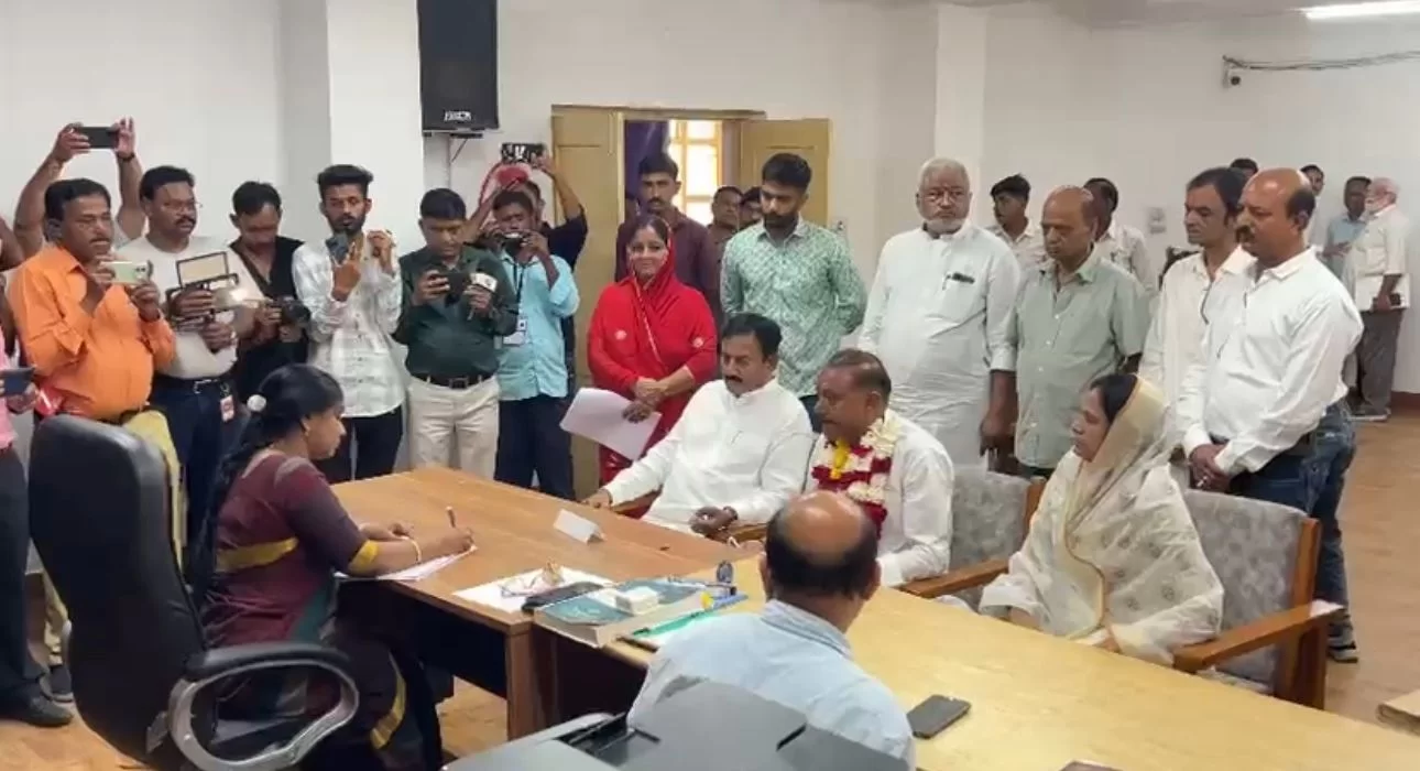 ઉમરેઠમાં કોંગ્રેસનો જોરદાર દાવ! ભૃગુરાજસિંહ ચૌહાણે ભર્યું ઉમેદવારી પત્ર, હવે ચૂંટણી જંગમાં આવશે રંગ