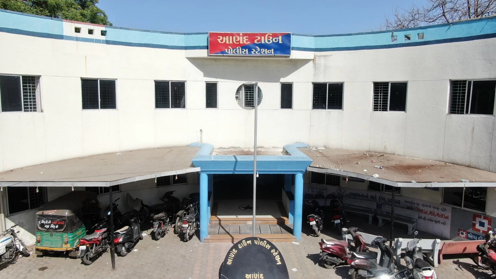 પેટલાદ કિન્નરોને જાનથી મારી નાખવાની ધમકી મળતા આણંદ પોલીસ અધિક્ષકને રજુઆત કરાઈ.