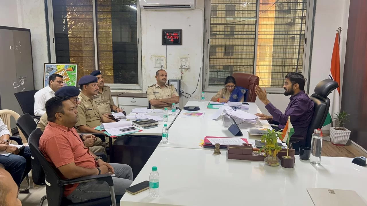 આણંદ-કરમસદ મહાનગરપાલિકા ચૂંટણી પહેલા કાયદો-વ્યવસ્થા અને સુરક્ષા બંદોબસ્ત માટે ઉચ્ચસ્તરીય બેઠક યોજાઈ!