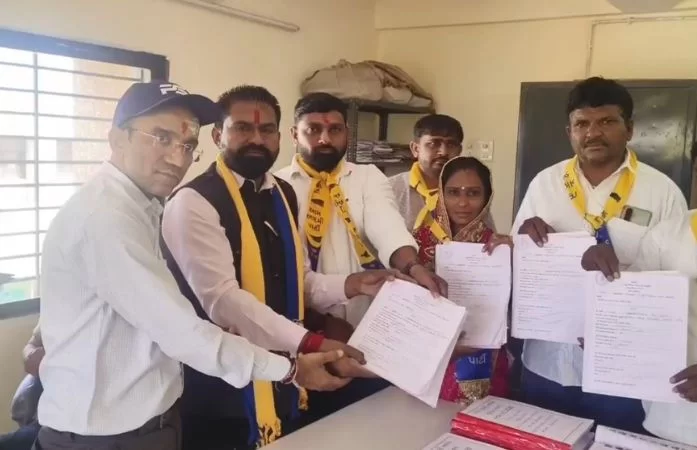 સાયલા ખાતે AAPમાં આંતરિક વિખવાદ: જિલ્લા પ્રમુખ સહિત 5 સામે મારામારી અને ધમકીની ફરિયાદ