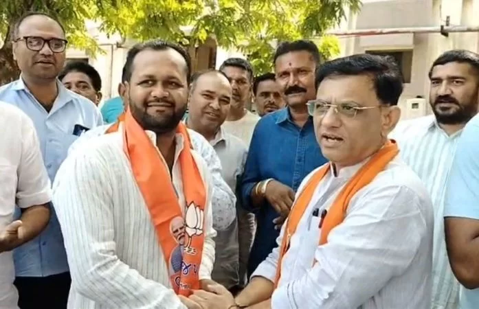 અમરેલી કોંગ્રેસમાં મોટો ઝટકો: NSUI જિલ્લા પ્રમુખ સાહિલ શેખ ભાજપમાં જોડાયા, કલાકોમાં જ મળ્યું ઉમેદવારી ટિકિટ