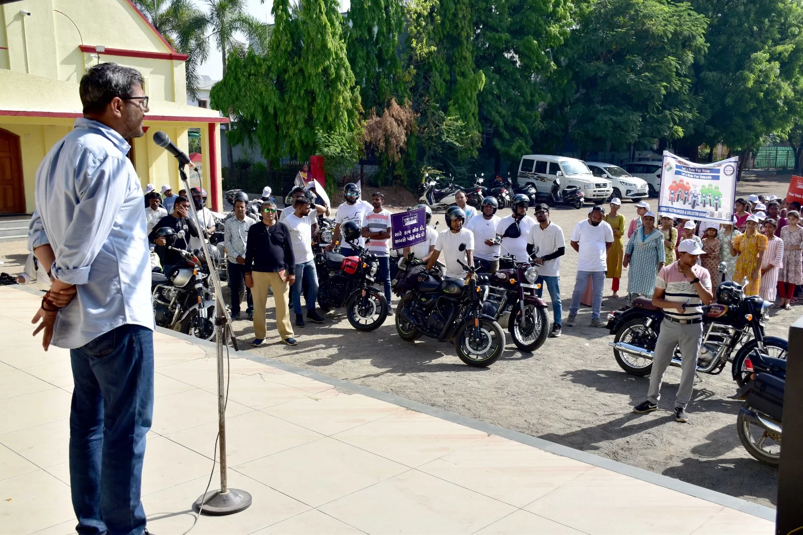 ઉમરેઠમાં મતદાર જાગૃતિ માટે બાઈક રેલી, જિલ્લા ચૂંટણી અધિકારી પ્રવીણ ચૌધરી પણ યુવા બાઈકર્સ સાથે જોડાયા