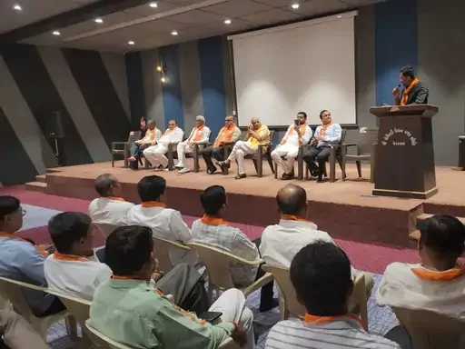 ટિકિટ મહિલાને, પ્રચાર પતિ કરે! ગીર સોમનાથમાં ભાજપ કાર્યક્રમ બન્યો ચર્ચાનો કેન્દ્ર