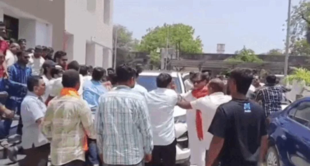 ફોર્મ પરત ખેંચાવવાના મુદ્દે બખેડો: શૈલેષ મહેતા સાથે ધક્કામુક્કી