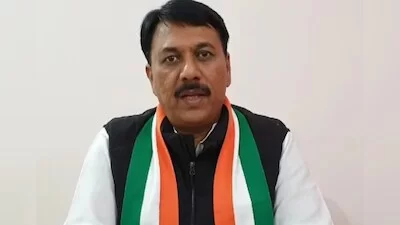 અમિત ચાવડાના ગઢમાં ગાબડું: આણંદમાં કોંગ્રેસના 39 ઉમેદવારો 'પાણીમાં બેઠા', ભાજપે ચૂંટણી પહેલા જ વિજયના તોરણ બાંધ્યા.