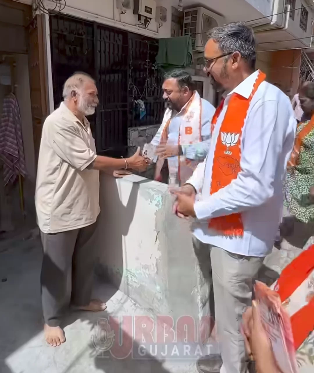 વોર્ડ નં. 8માં ઉમેદવારોનો ડોર-ટુ-ડોર પ્રચાર તેજ, મતદાતાઓ સાથે સીધો સંપર્ક વધ્યો