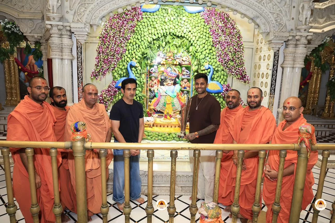 ભારતની ઐતિહાસિક T-20 જીત બાદ સાળંગપુરમાં ટ્રોફી અર્પણ: સૂર્યકુમાર અને ગંભીરે માનતા પૂર્ણ કરી