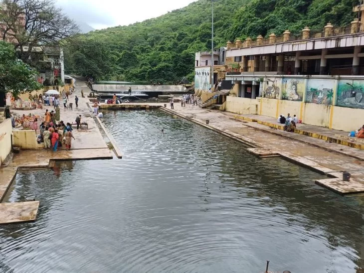 જૂનાગઢ: પવિત્ર દામોદર કુંડમાં બે દિવસ પ્રવેશ બંધ, સફાઈ બાદ 23 એપ્રિલે નવા નીર સાથે ખુલશે