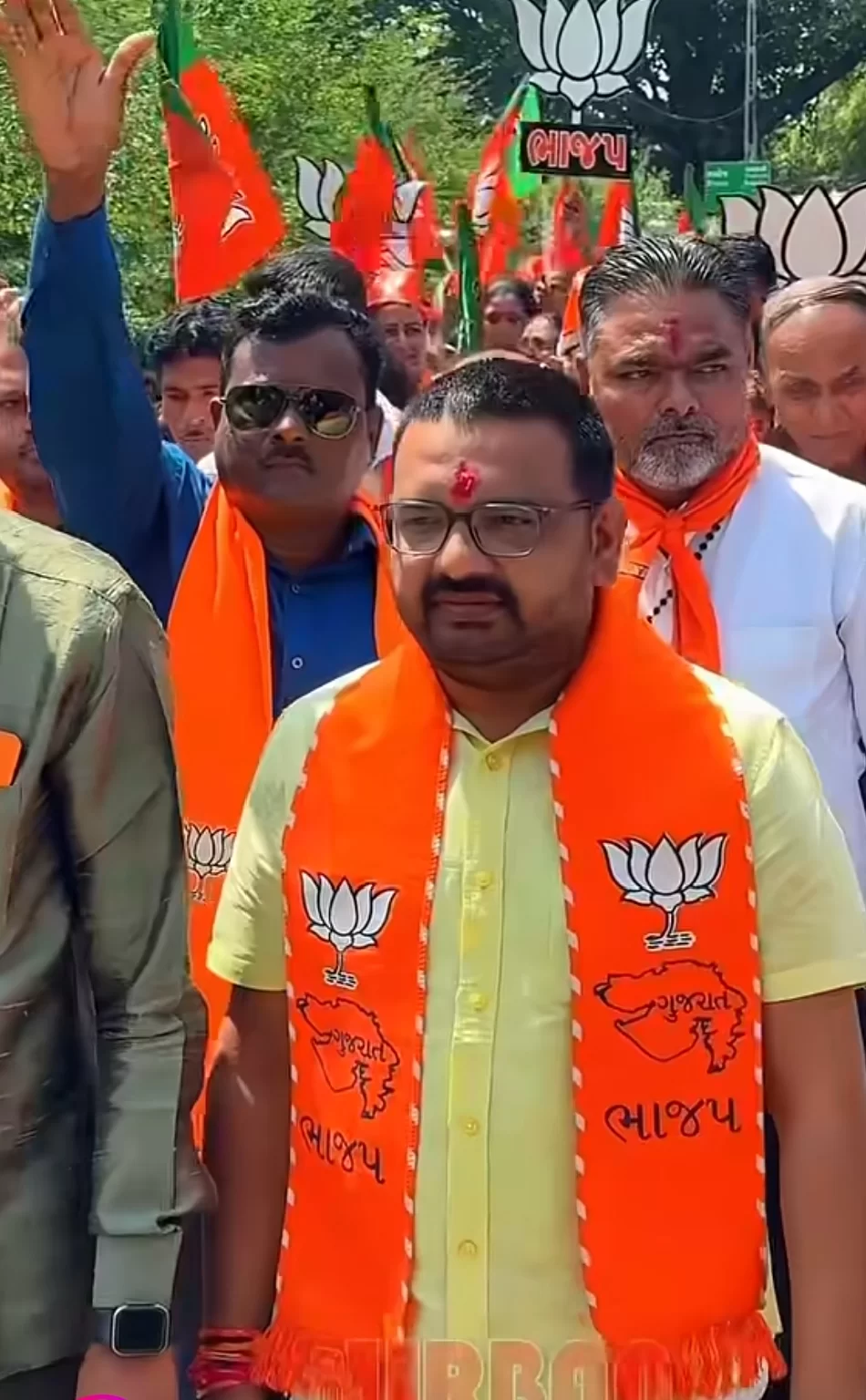 ઉમરેઠ વિધાનસભા પેટાચૂંટણીમાં હર્ષદભાઈ પરમારનો જંગી પ્રચાર, જનસંપર્ક રેલીને મળ્યો ઉત્સાહભર્યો પ્રતિસાદ