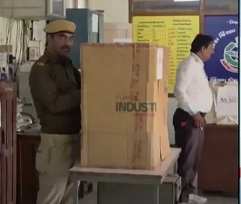 ખેડામાં ચૂંટણી પ્રક્રિયા પર સવાલ: કોંગ્રેસ ઉમેદવાર ચિરાગ પરીખનો ‘નકલી મતદાન મથક’ ઉભું કરાયાનો ગંભીર આક્ષેપ