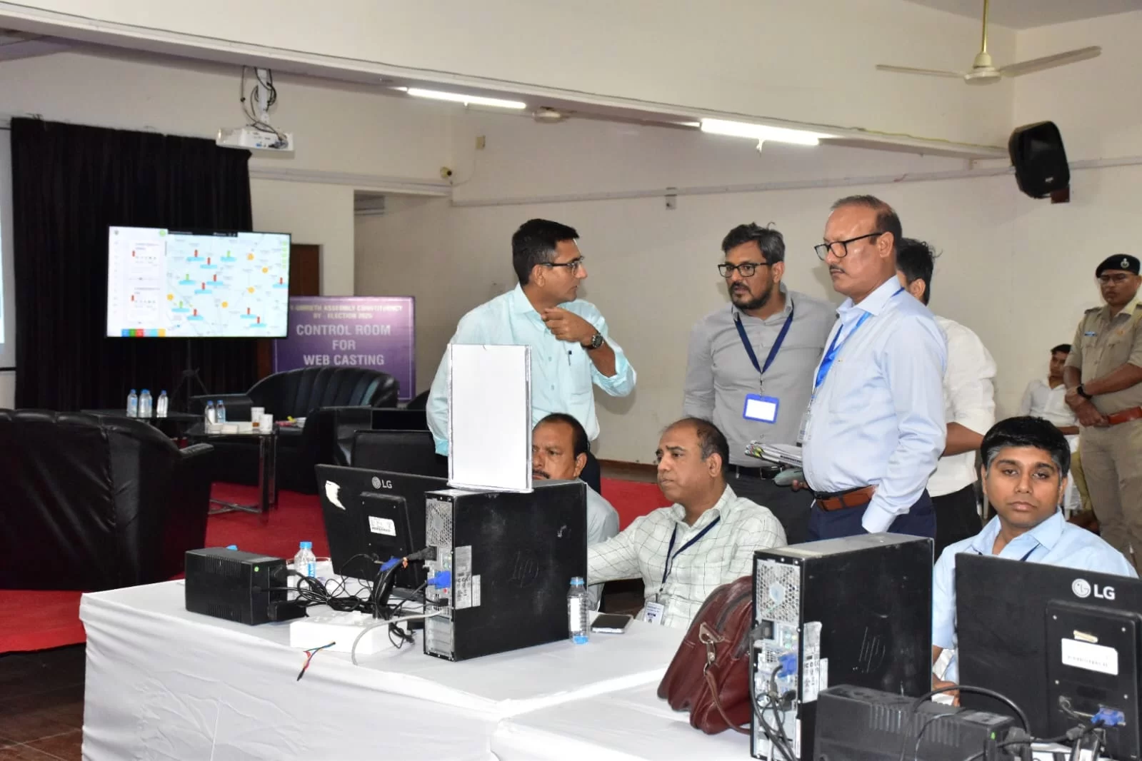 ઉમરેઠ પેટા ચૂંટણીમાં શાંતિપૂર્ણ મતદાન: સાંજના ૫ વાગ્યા સુધી ૫૪.૪૨% મતદાન નોંધાયું