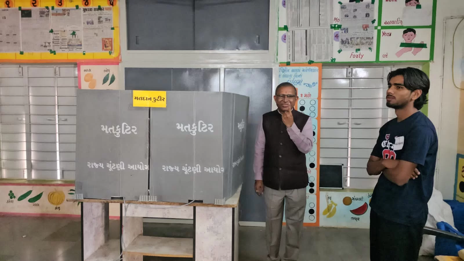 કેબિનેટ મંત્રી રમણ સોલંકીનું મતદાન: “પહેલા મતદાન”નો સંદેશ