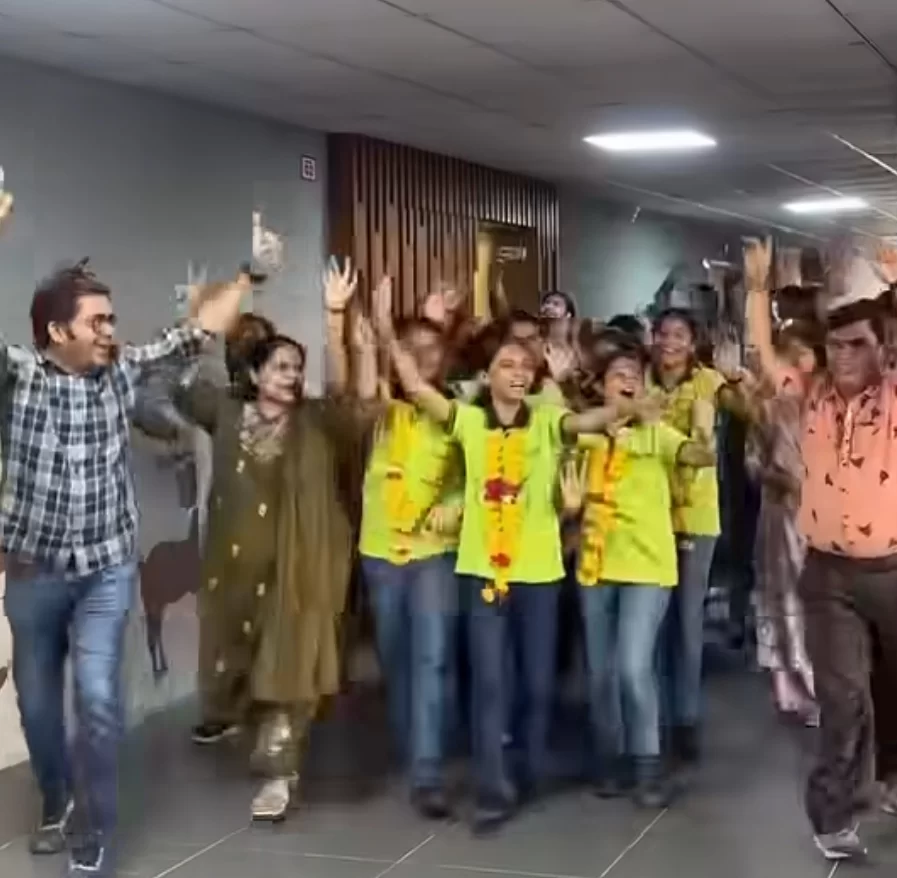 આણંદમાં ધોરણ-10ના બોર્ડના પરિણામને લઈને વિદ્યાર્થીઓમાં આનંદનો માહોલ