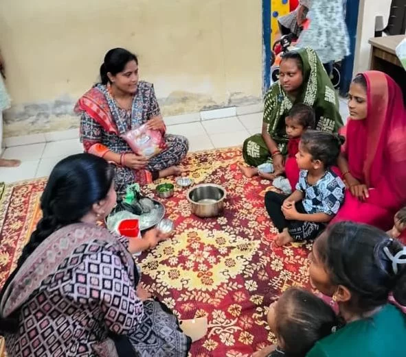 તારાપુર CMTC ખાતે કુપોષિત બાળકોની માતાઓ માટે ‘લાઈવ વાનગી નિદર્શન’ અને ‘પોષણ ટોપલી’ વિતરણનો કાર્યક્રમ યોજાયો