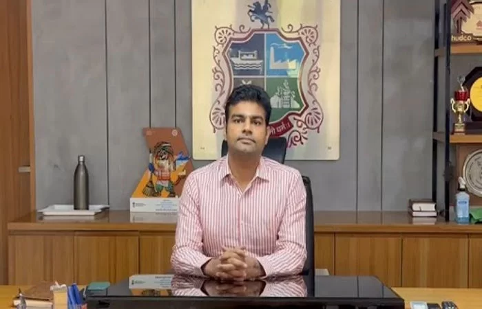 જામનગરમાં મનપાના નવા કમિશનર દીપેશ કેડિયાએ ચાર્જ સંભાળ્યો