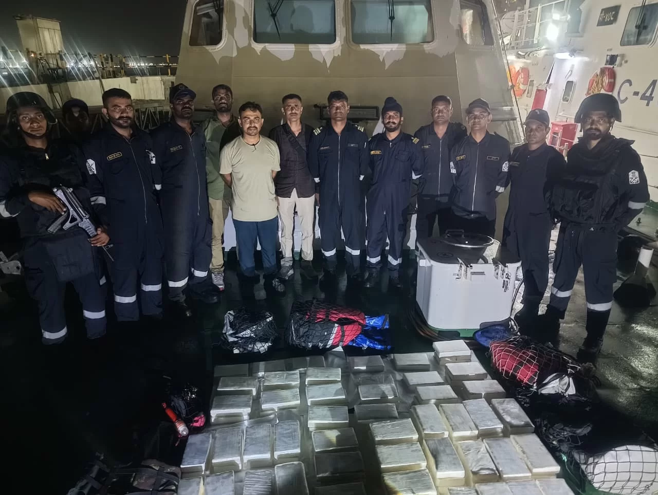 કચ્છના દરિયામાં ₹1000 કરોડનું કોકેઈન ઝડપાયું